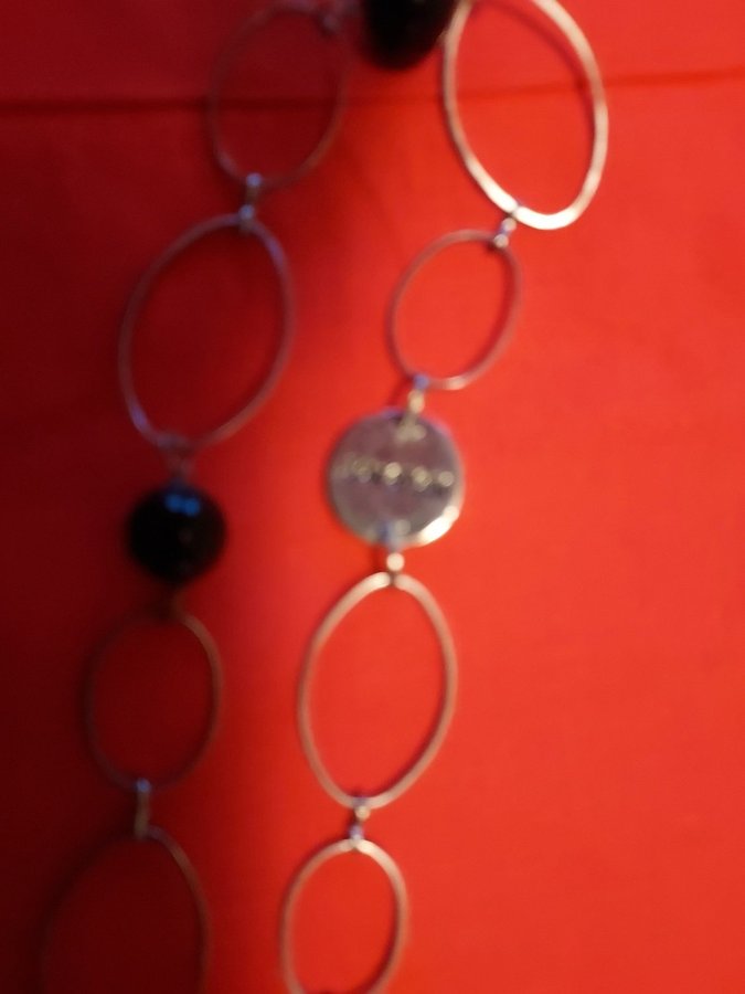 halsband Jon Yan SVART +Vitmetallringar Längd ca 100 cm