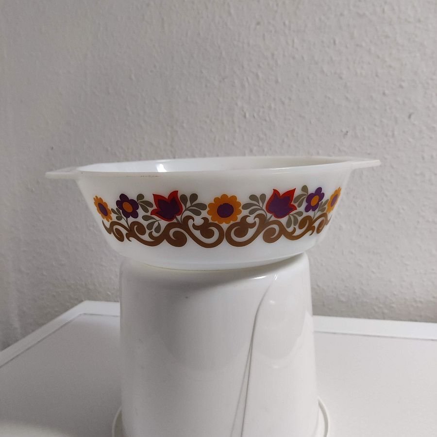 JAJ Made in ENGLAND PYREX SKÅL KAROTT opalvit m blomsterdekor