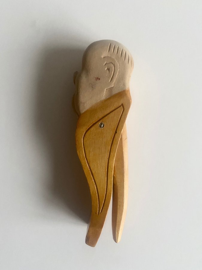 Nötknäppare snidat trä Ivar Linde Kronblom Vintage hand carved wooden Nutcracker
