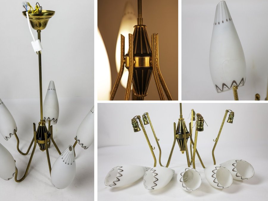 Elegant taklampa med 5 armar mässing kägelform opalglas 1950-tal