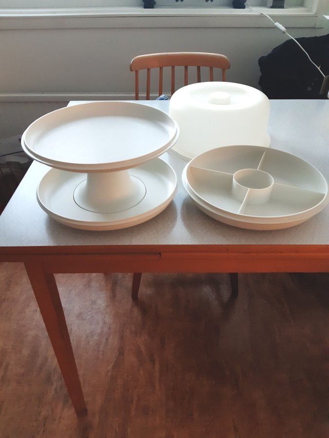 Tupperware piedestal för tårta/ bakelse