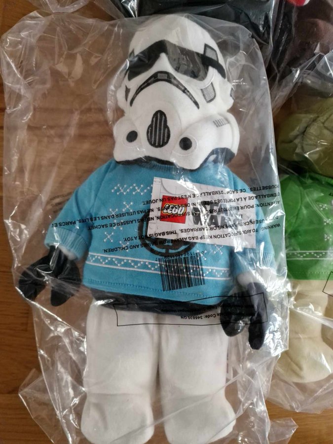 4 st Lego star wars 35 cm julplyschfigur säljes *Oöppnade