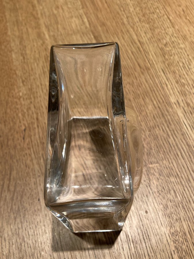 Glasvas Hjärta från Kosta Boda glasbruk Bertil Vallien mint condition