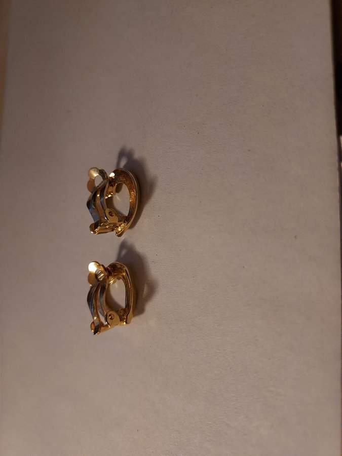 örhängen clips Guldiga HJÄRTAN "diamanter" Höjd ca 16 cm