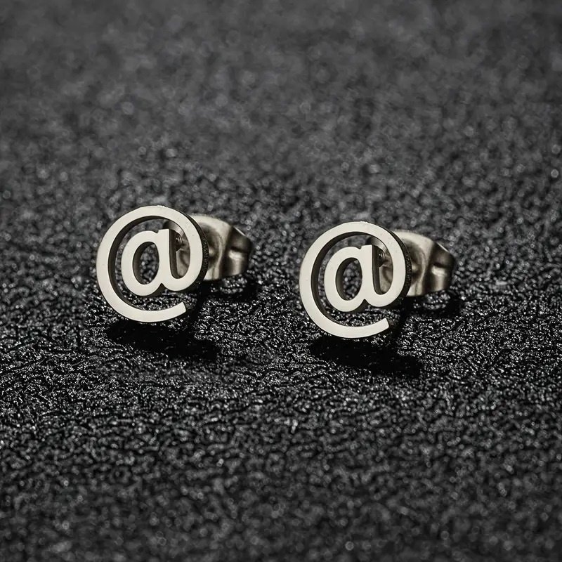 Diskreta 7 mm stiftörhängen @ stål nikelfri free snabel-a silverfärg studs liten