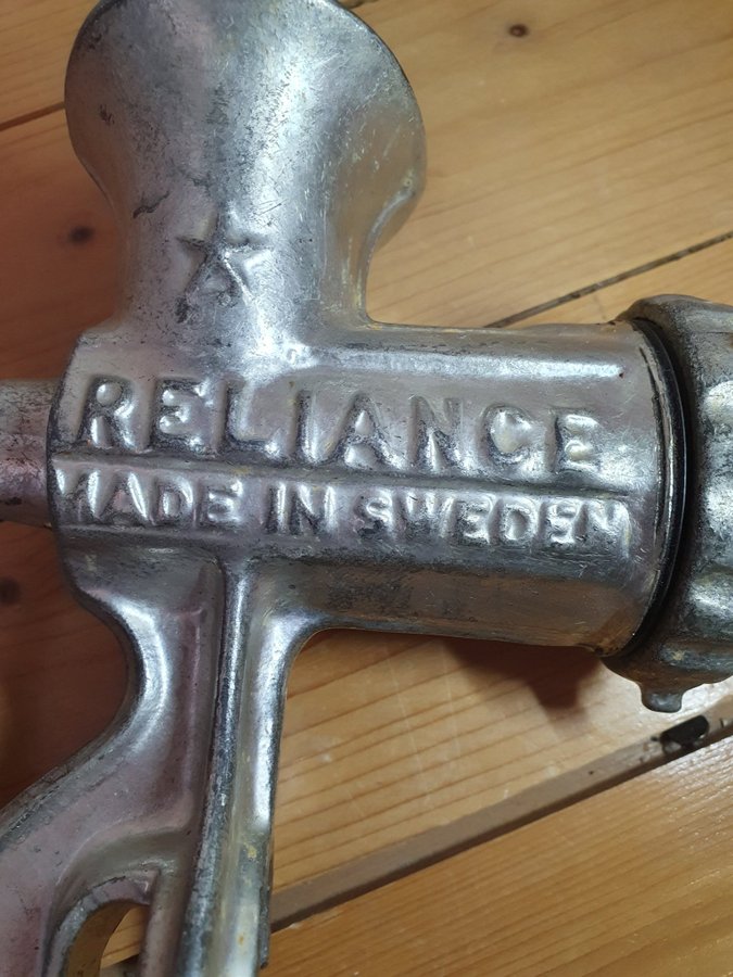 Köttkvarn Reliance från Huskvarna modell 5 Made in Sweden