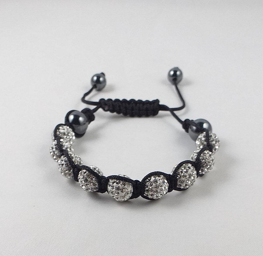 *Ny 1 st fint Shamballa armband Nio glittrande silviga pärlor + fyra hematiter