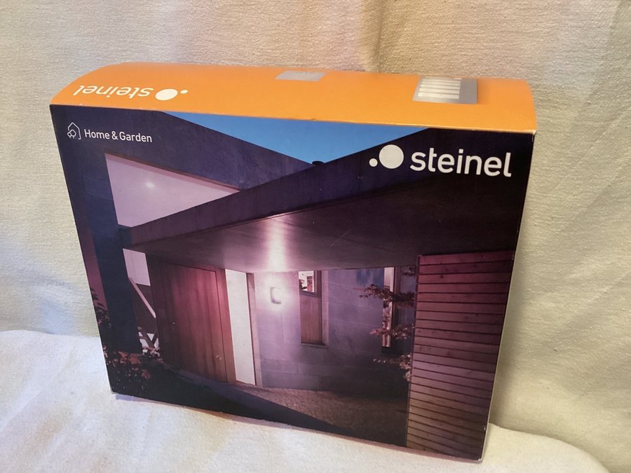 Steinel vägglampa 60W 180° rörelsedetektor utomhus (helt ny)