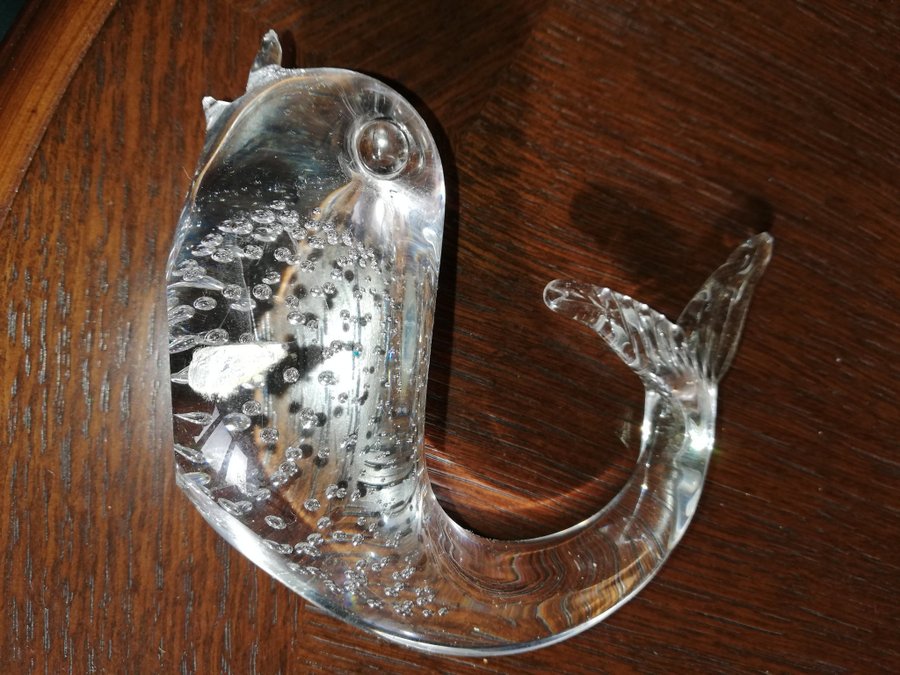 fisk i glas av småländskt glasbruk - 10½ x 12 cm vikt 225 g