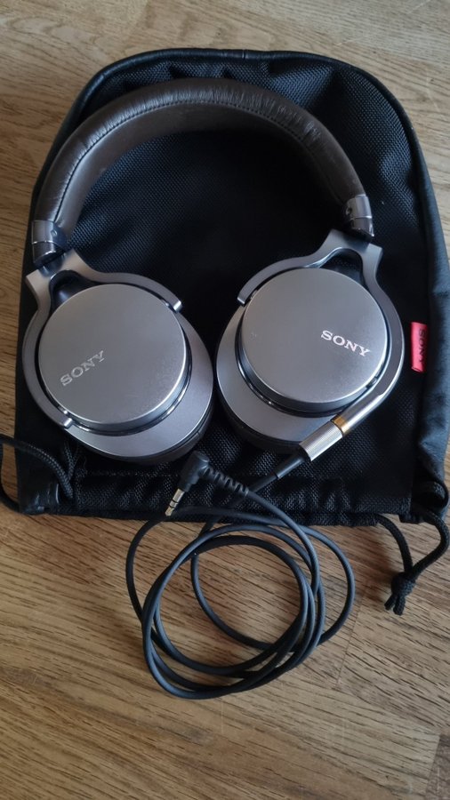 Hörlurar Sony MDR-1A (Annons2)