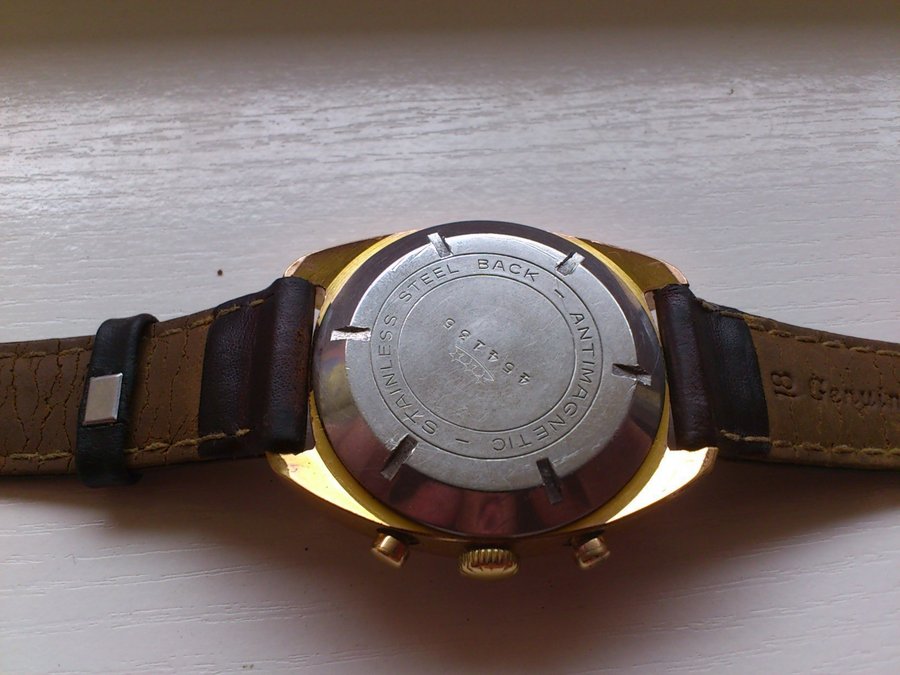 Kronograf, armbandsur. Diameter 36 mm.