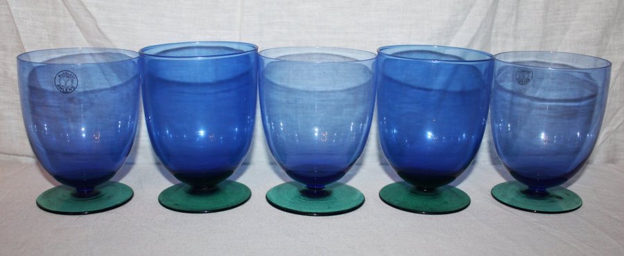 5 vintage coupeglas / dessertskålar i blått och grönt glas Ahléns 80 talet