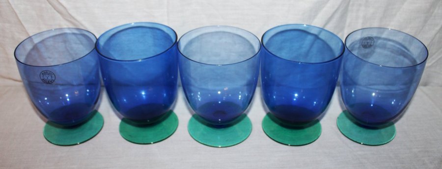 5 vintage coupeglas / dessertskålar i blått och grönt glas Ahléns 80 talet