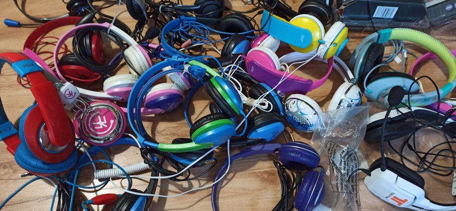 Headphones. Package 28 pcs