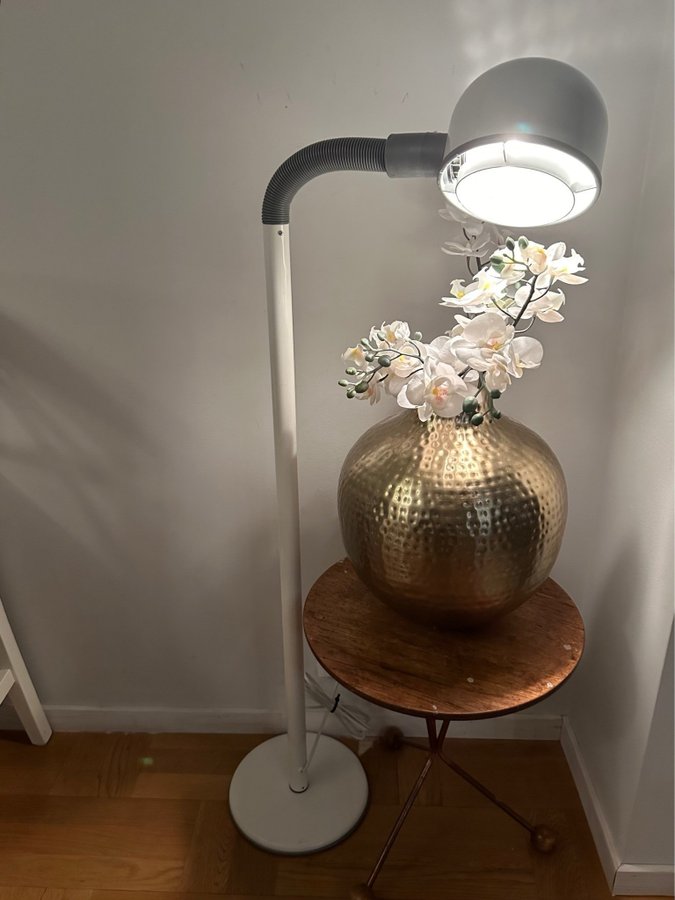 Vacker Retro golv lampa Vintage Från ALDA Metall  Plast golvlampa lampa