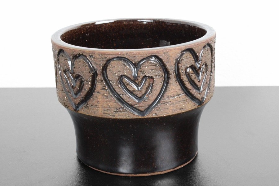 Laholm Keramik | 1891 | Ytterfoder Krukor med Hjärtan | 2 st