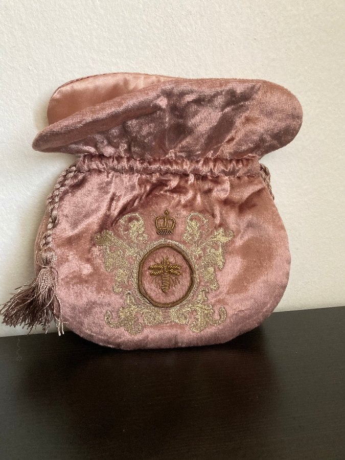 Mauve  guld pouch i sammet clutch rosa lila broderi geting fest