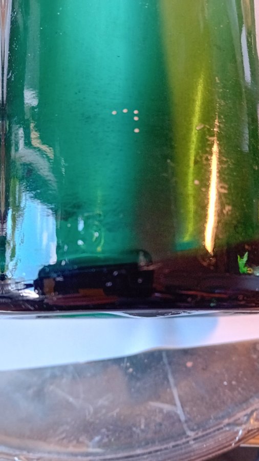 retro Vintage äldre butelj grön flaska märkt 210 i botten höjd 30 cm 8 cm D