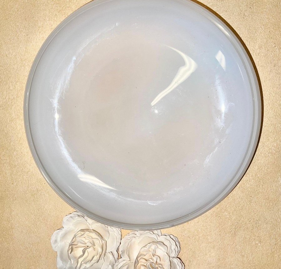Nytt - stort fat i vitt glas ILVA Ljusbricka diameter 35 cm