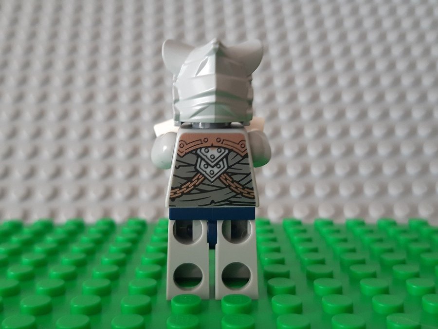 LEGO Minifigur loc125 Saber-Tooth Tiger Warrior - LEGENDS OF CHIMA Julkalender