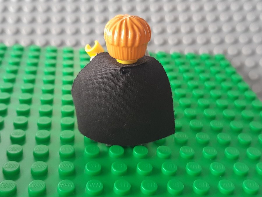 LEGO Minifigur hp007 Ron Weasley Gryffindor Shield Torso Sorcerer's Stone