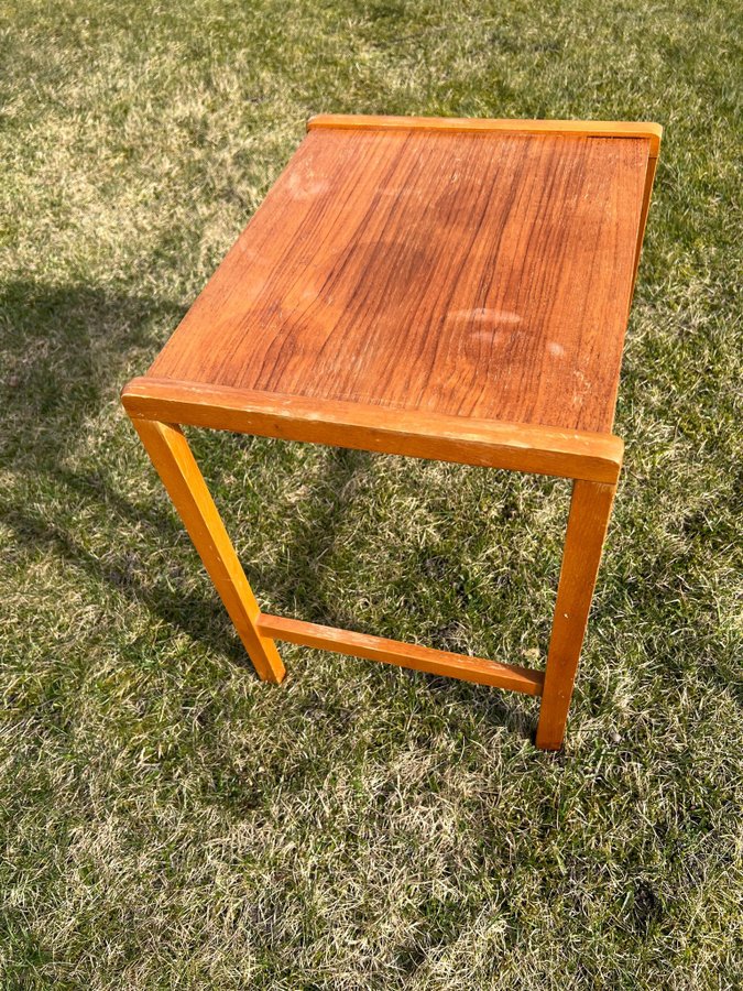 Fint gammalt BORD i TEAK 1950/60-tal