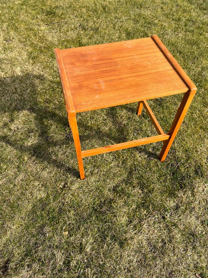 Fint gammalt BORD i TEAK 1950/60-tal