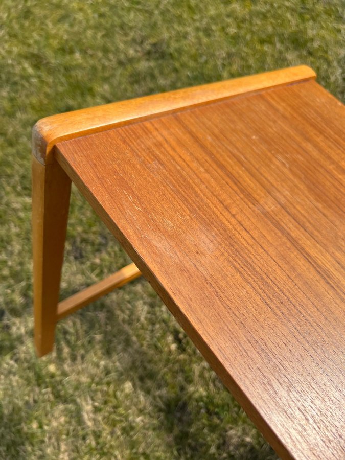 Fint gammalt BORD i TEAK 1950/60-tal