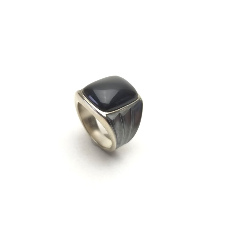 Moderne sterling sølv herrering med sort onyx sten