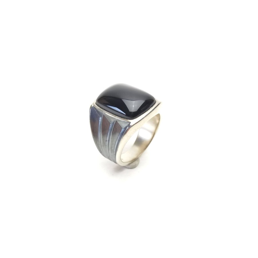 Moderne sterling sølv herrering med sort onyx sten