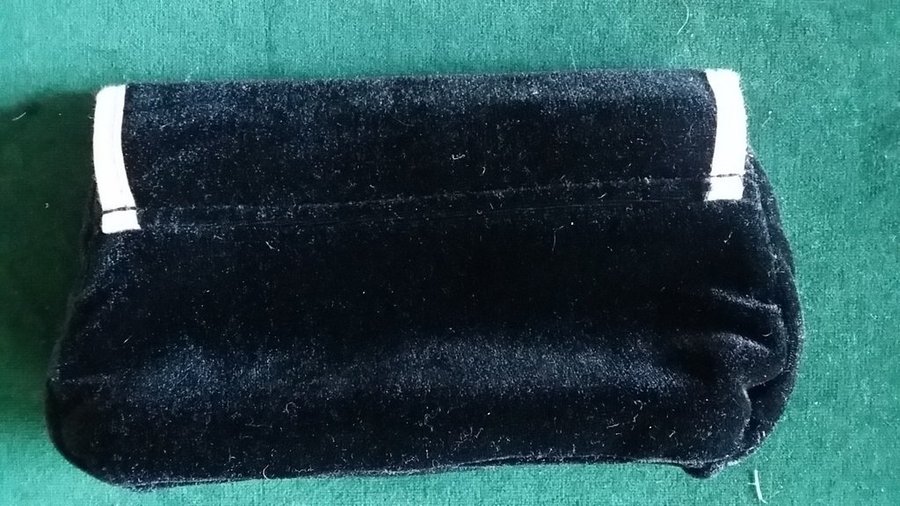 Väska Sminkväska Svart SAMMET H ca 11 cm B 19 cm