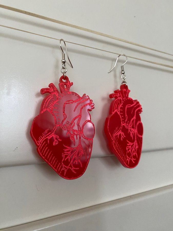 Realistic heart earrings