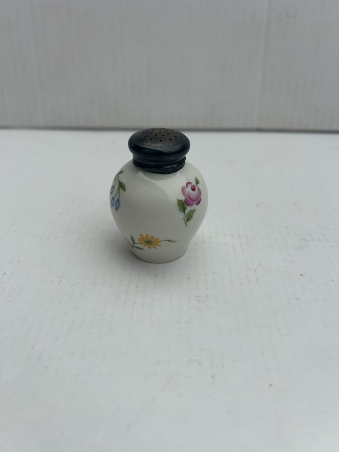 Saltkar med blommor "Rosenthal Selb-Germany U.S.Zone 12, Hand painted"