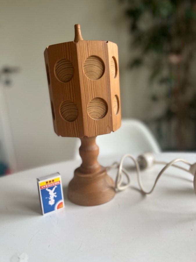 Trälampa furu 70-tal retro vintage retro näver