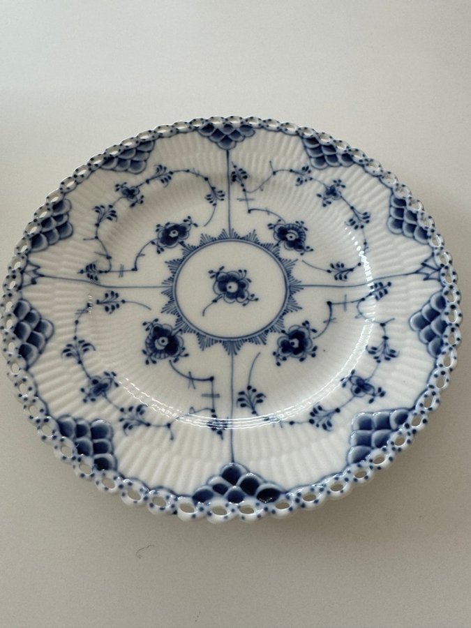 Royal Copenhagen Musselmalet tallrik nr 1087