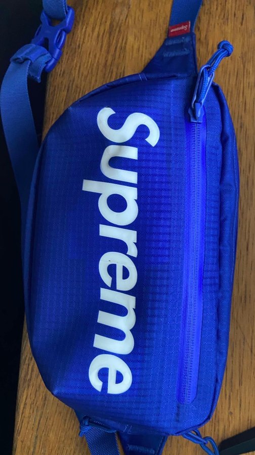 Supreme Waist Bag (SS21) - Royal - "Värd 1480 KR"