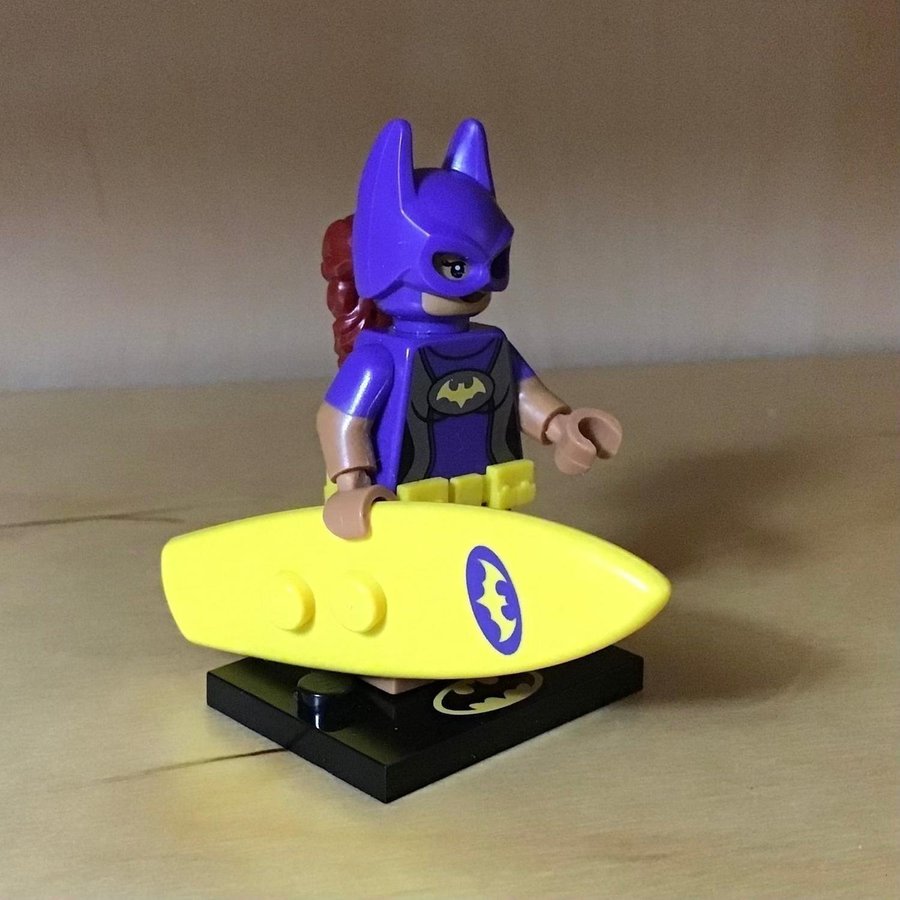 Lego Batgirl Surfare Cmf Surf tjej Batman figur minifigur