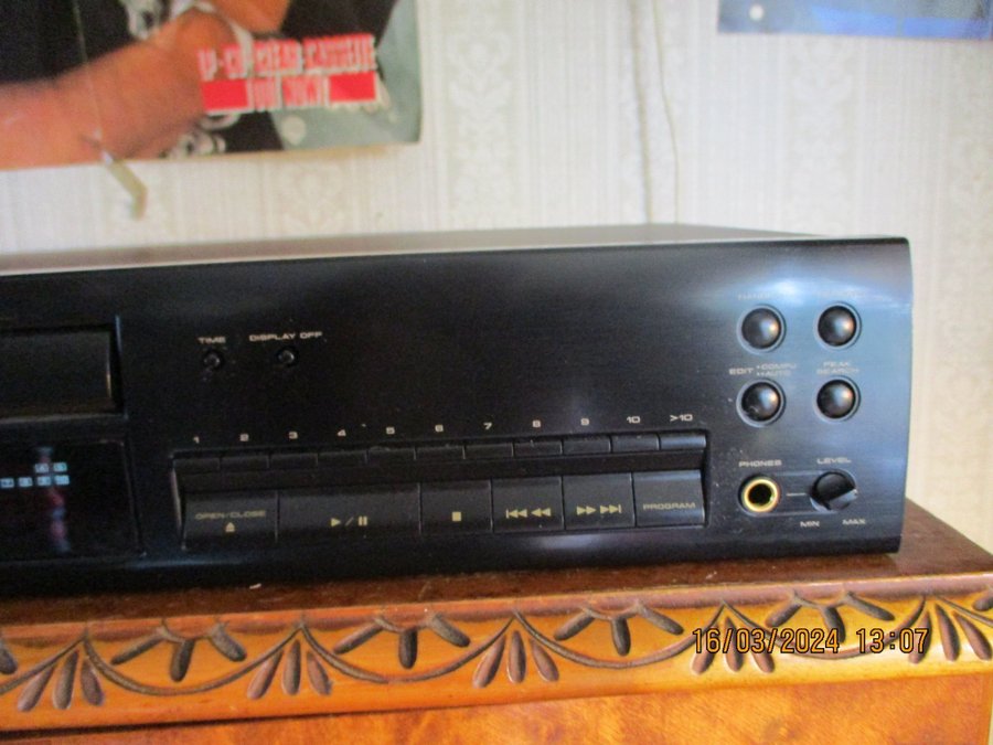PIONEER COMPACT DISC PLAYER MODELL PD-104 SR CD DECK SYNCRO