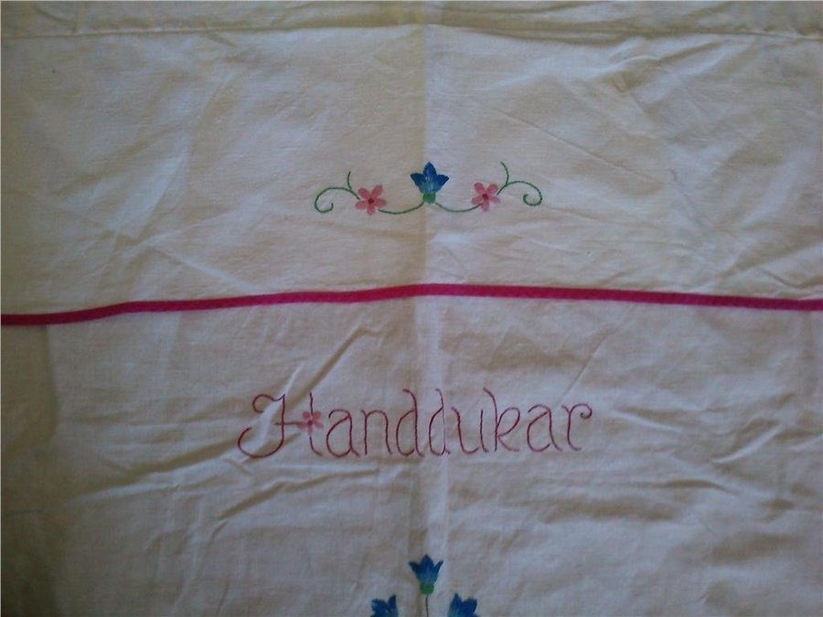 paradhandduk linne handbroderad !