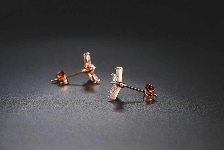 14K roséguld pläterade örhängen cubic zirconia CZ röd guld stiftörhängen blomma