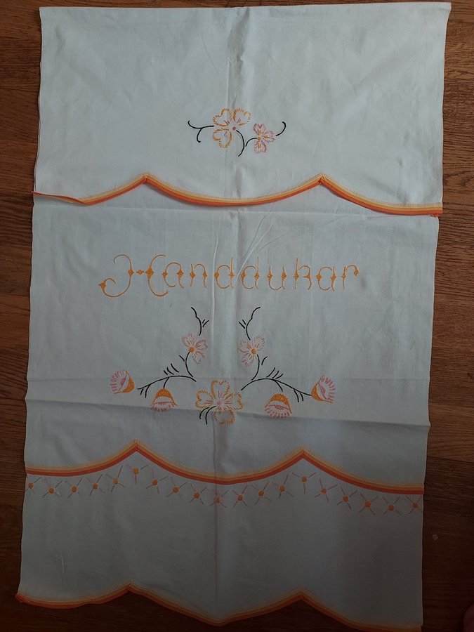 Paradhandduk 40-tal Handbroderad Bredd 51 cm/Längd 78 cm