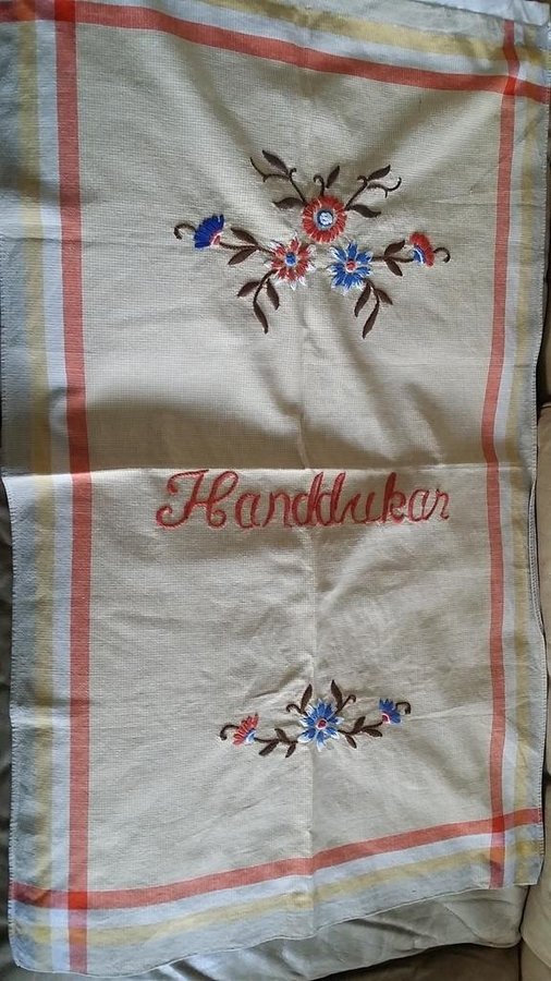 Paradhandduk 30/40-tal Handbroderad Bredd 515 cm/Längd 80 cm