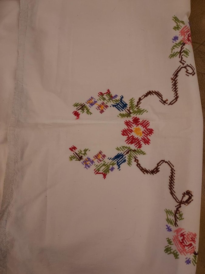 Paradhandduk 40-tal Handbroderad Bredd 53 cm/Längd 77 cm