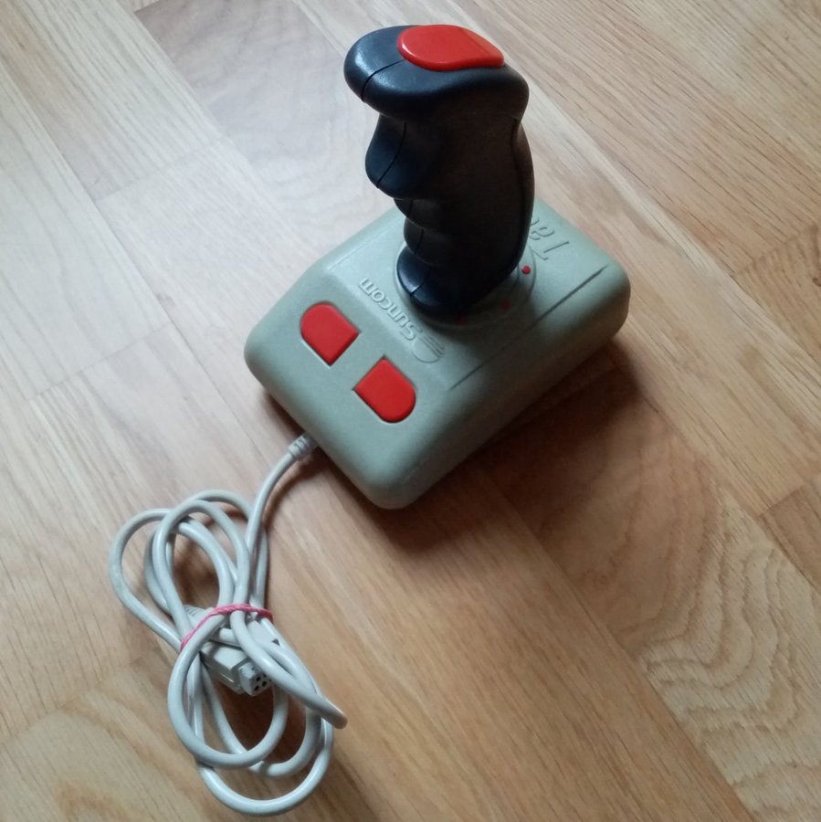 Tac 30 - Suncom - Joystick [Made in Taiwan] - Commodore 64/Amiga/Spectrum/Atari