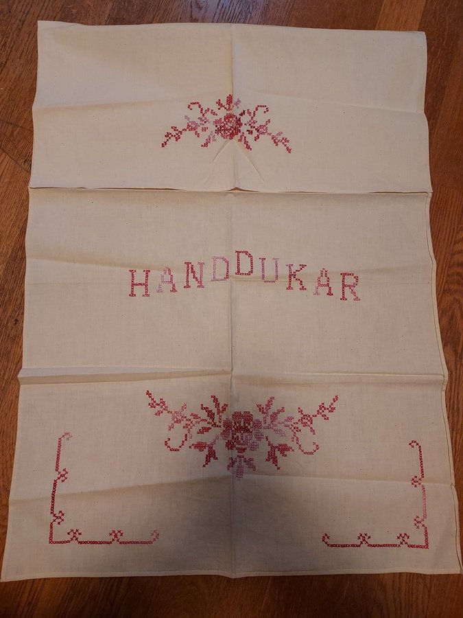 Paradhandduk Handbroderad Bredd 585 cm/Längd 785 cm