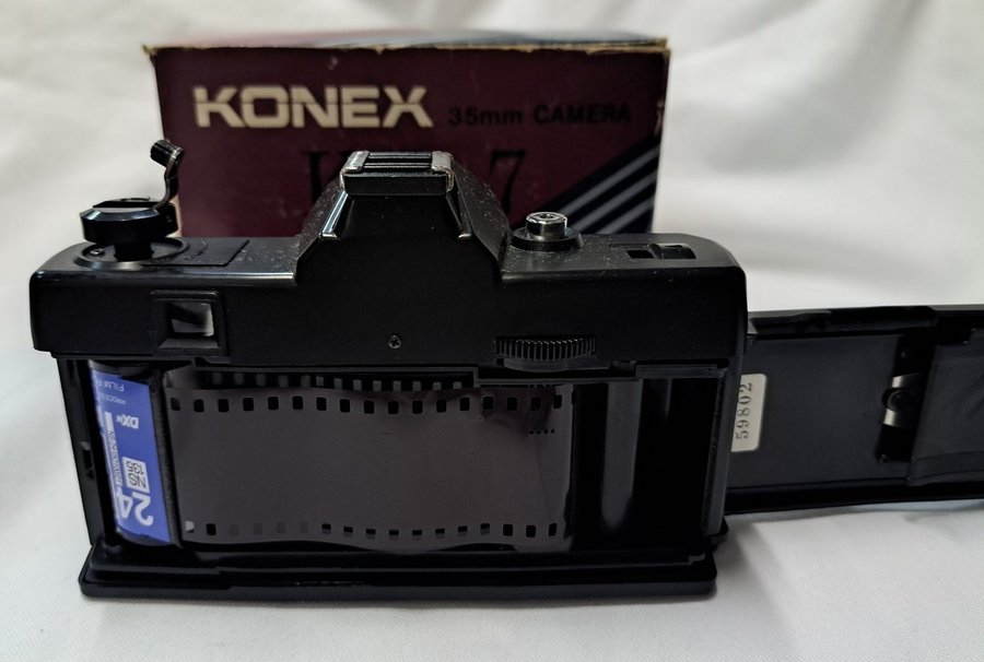 Vintage KONEX 35mm Camera KX-7 made in Taiwan