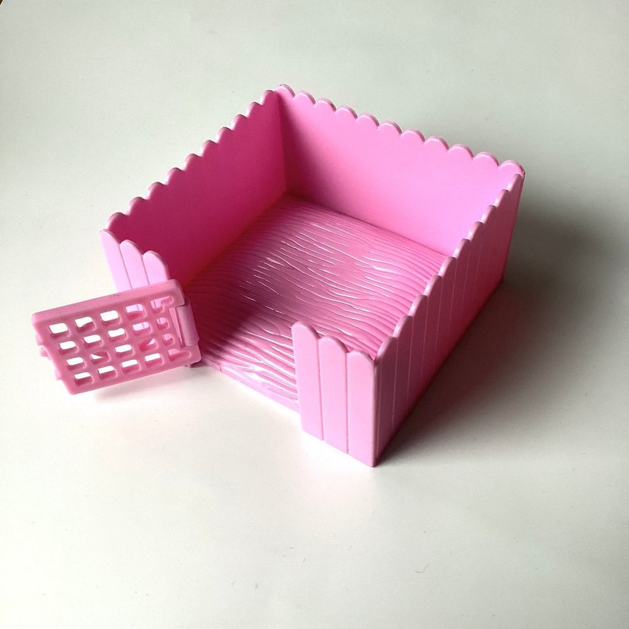 Rosa bur 8x8cm hage Barbie Sindy mfl med dörr För kaniner hund hästar föl Djur