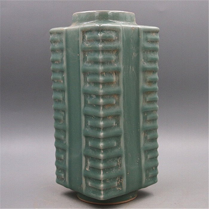 Song Dynasty Hutian kiln shadow green carved amphora fully handmade