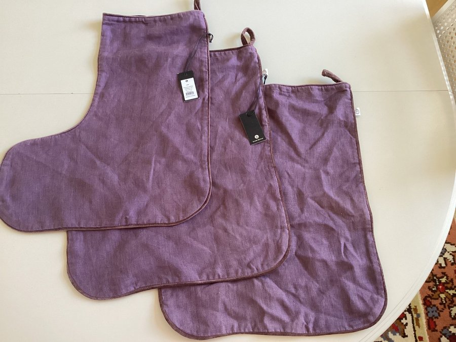 2 stycken julstrumpor design ”house Doctor ” aubergine 100% linne