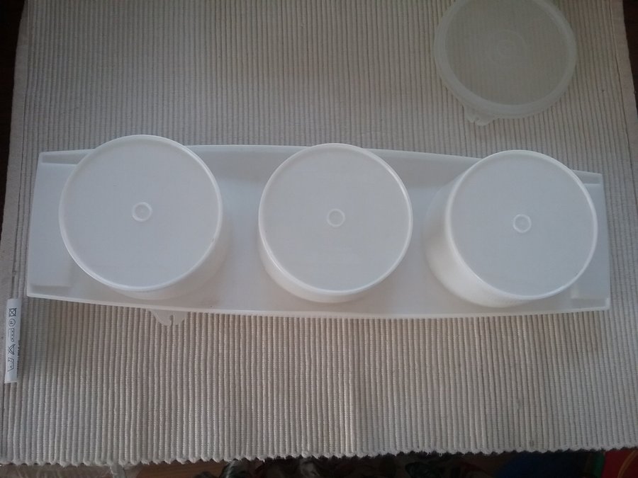 Tupperware förvaring med tre fack